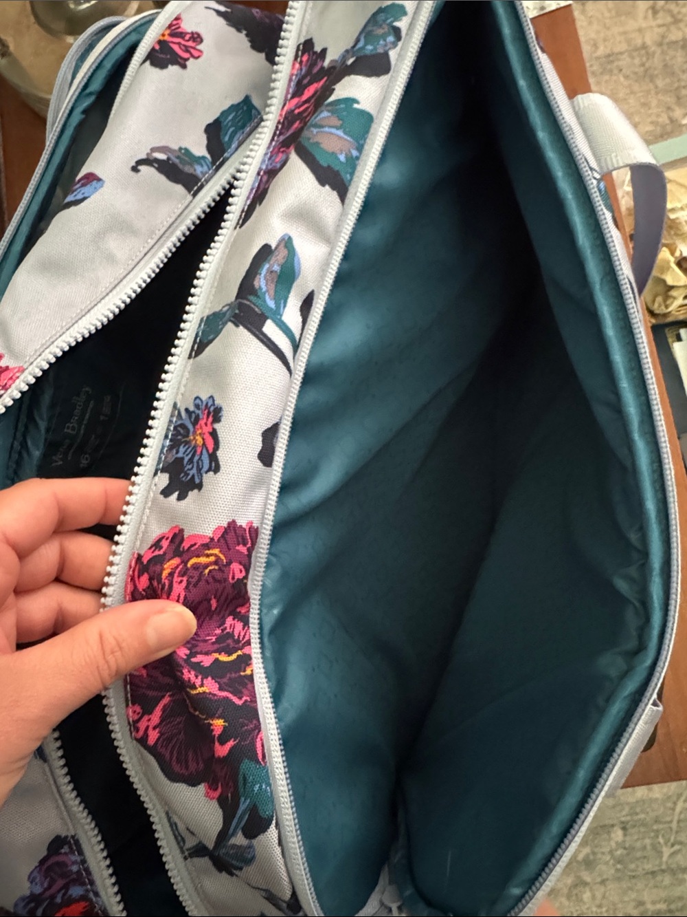 Vera Bradley ReActive Weekender Travel Bag Perennials Gray Floral - Picture 4 of 8